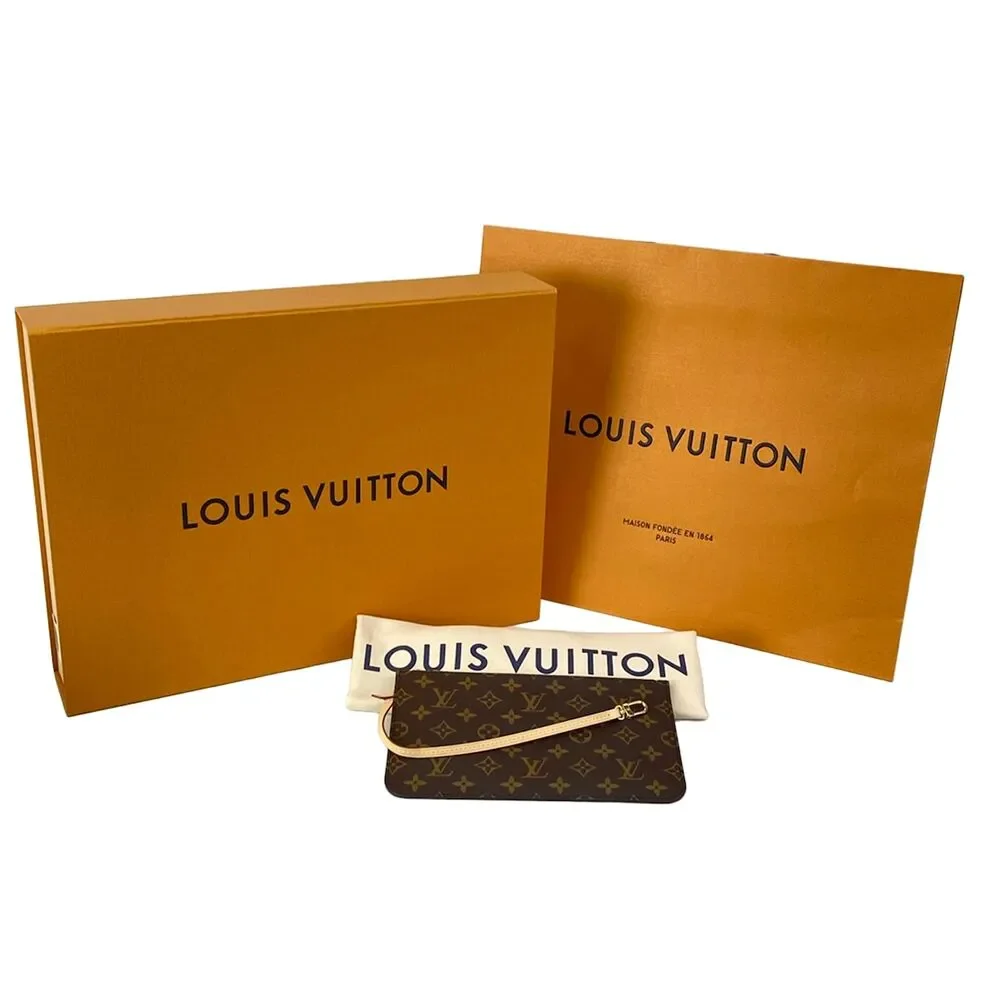 Louis Vuitton Neverfull MM Monogram Tote Bag M46975